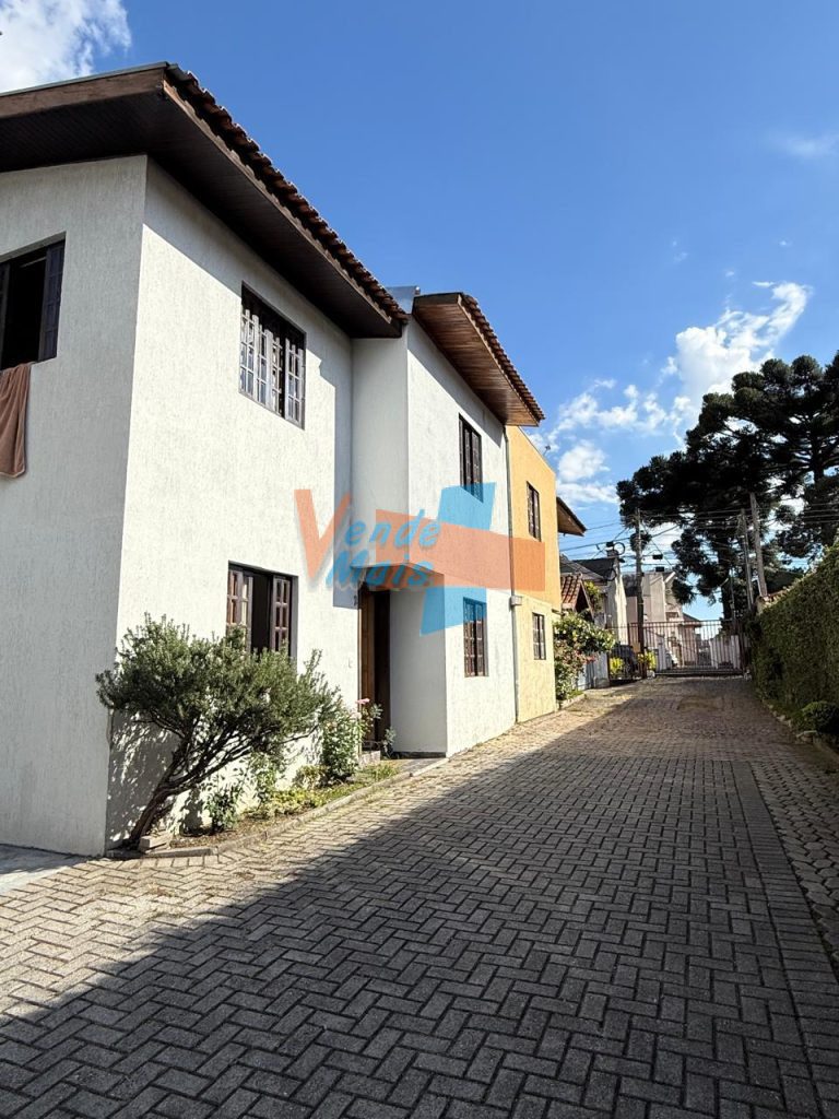 REF. 3051- EXCELENTE SOBRADO DUPLEX COM 4 DORMITÓRIOS EM CONDOMÍNIO – HAUER